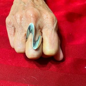 .925 Sterling Silver Modernist Zig Zag ring